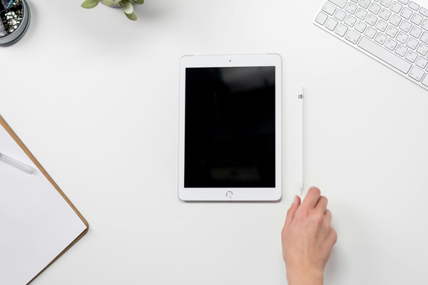 ?AI未來(lái)趨勢(shì)：技術(shù)突破、應(yīng)用拓展與社會(huì)影響深化?